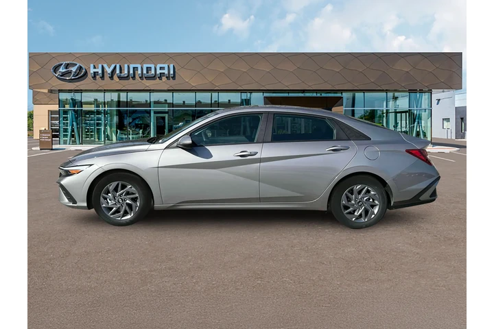 $19926 : Hyundai ELANTRA 2024 SEL 4dr image 3