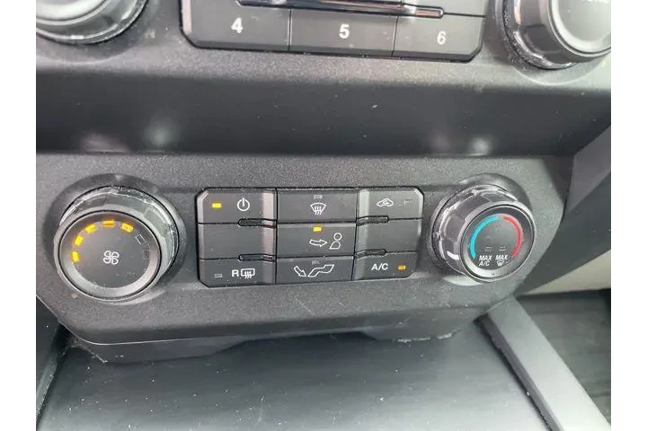 $26992 : Ford F-150 2019 4x4 XL 4dr S image 8