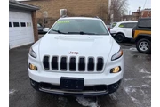 2016 Cherokee Latitude 75th A thumbnail