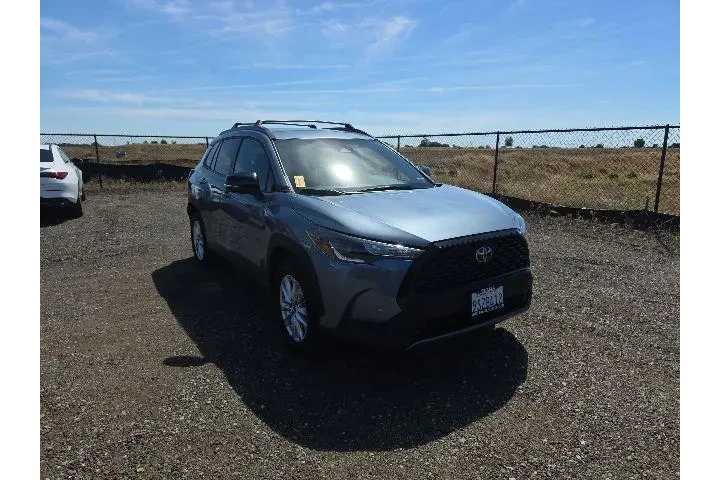 $27900 : Toyota Corolla Cross 2025 LE image 1