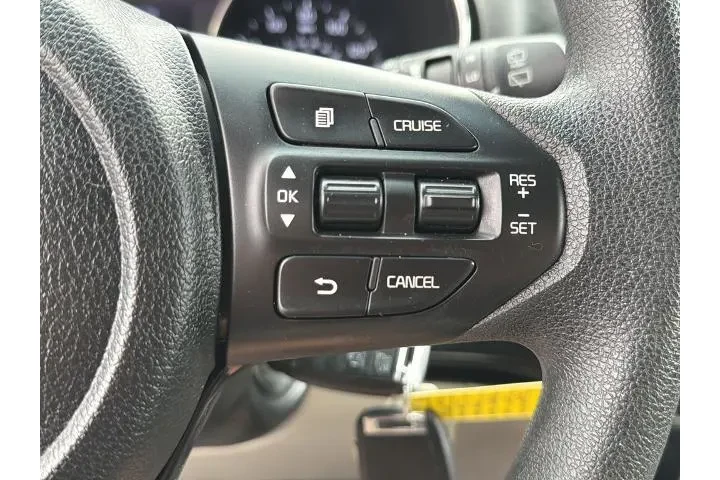 $19999 : Kia Sedona 2021 LX 4dr Mini- image 10