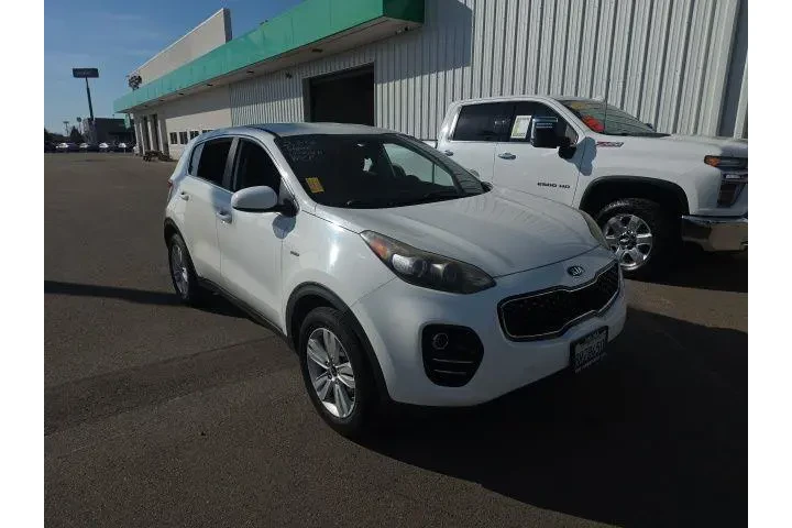 $10900 : Kia Sportage 2017 AWD LX 4dr image 1