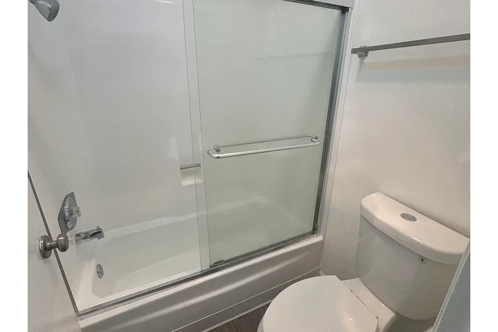 $1150 : Renta Depto 1Rec 1Baño + Park image 5