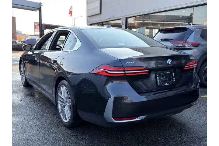 $39795 : BMW 5 Series 2025 AWD 530i x image 6