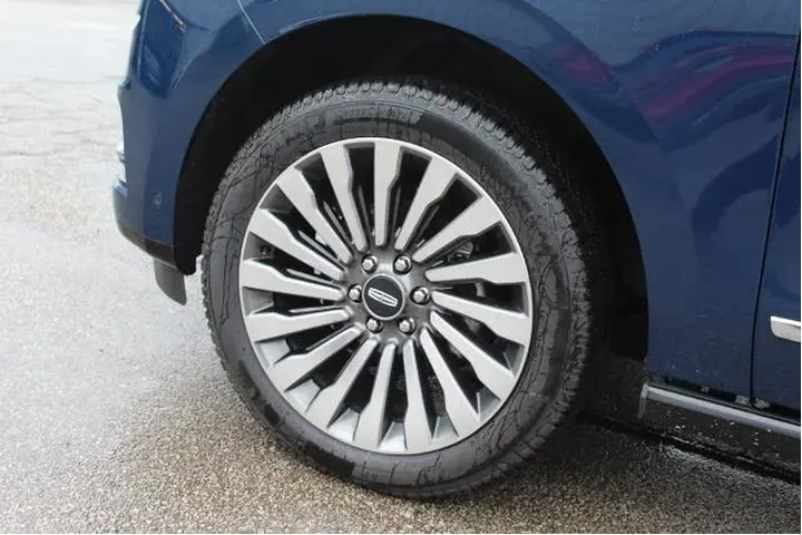 $29998 : Lincoln Navigator 2019 4x4 R image 9