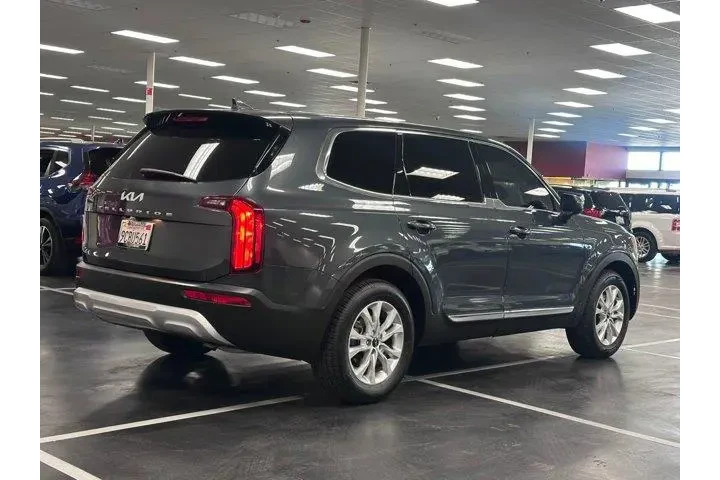 $26876 : Kia Telluride 2022 LX 4dr SU image 8