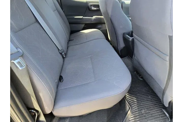 $30991 : Toyota Tacoma 2019 4x4 TRD S image 2