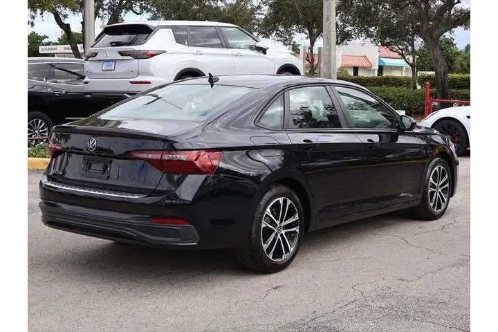 $16495 : Volkswagen Jetta 2024 Sport image 9