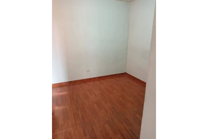 $360 : ALQUILO DPTO. PARA VIVIENDA image 4