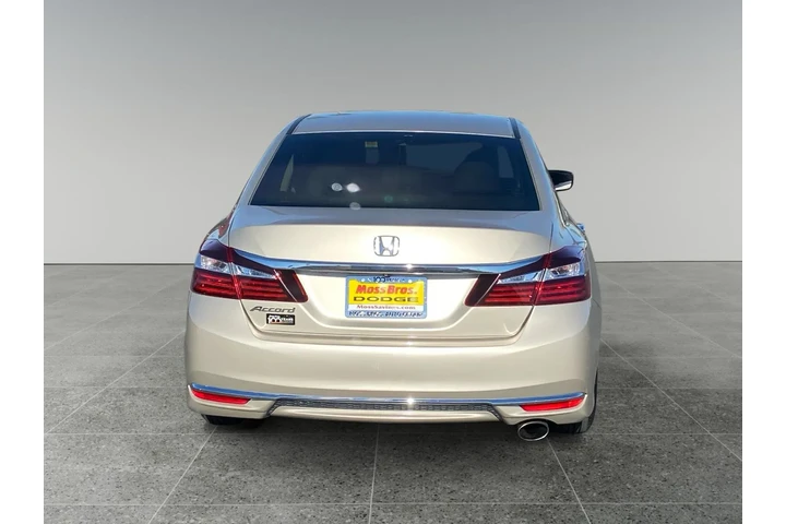 $21762 : Honda Accord 2016 LX 4dr Sed image 4
