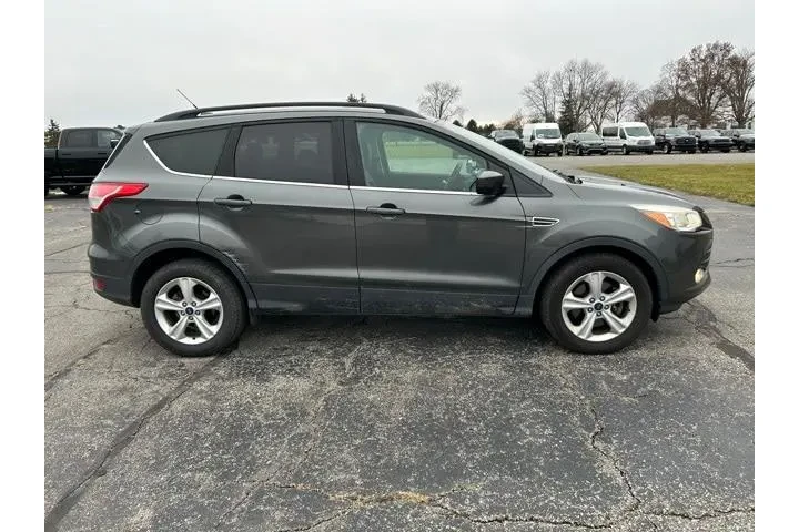 $9057 : Ford Escape 2015 AWD SE 4dr image 4