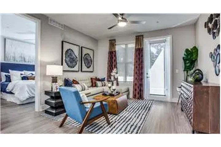 $1820 : Rental property with 1 bedro image 3