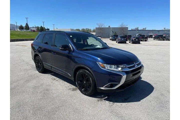 $11876 : Mitsubishi Outlander 2018 SE image 1