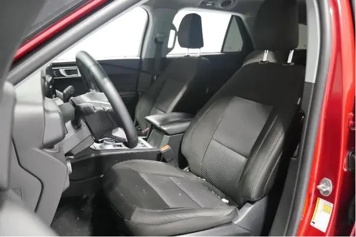$32500 : Ford Explorer 2023 AWD XLT 4 image 10