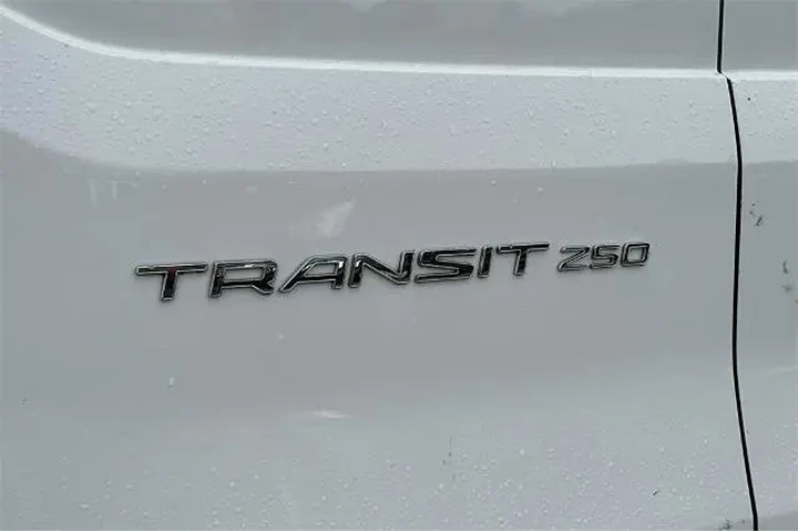 $30896 : Ford Transit 2020 250 3dr SW image 5