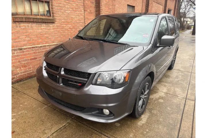 $7999 : 2017 Grand Caravan GT image 2