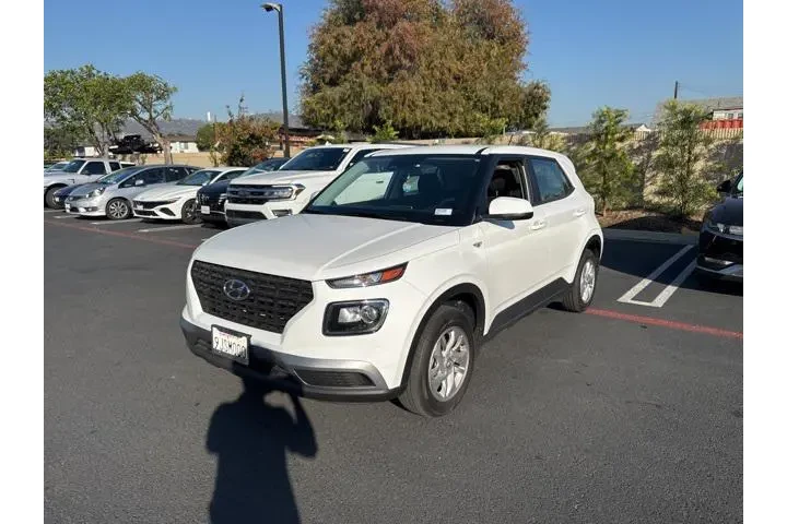 $19900 : Hyundai VENUE 2024 SE 4dr Cr image 1