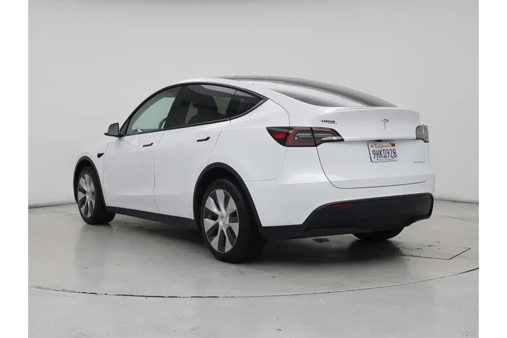$33998 : Tesla Model Y 2023 AWD Long image 2