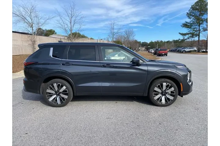 $25420 : Mitsubishi Outlander 2025 SE image 7
