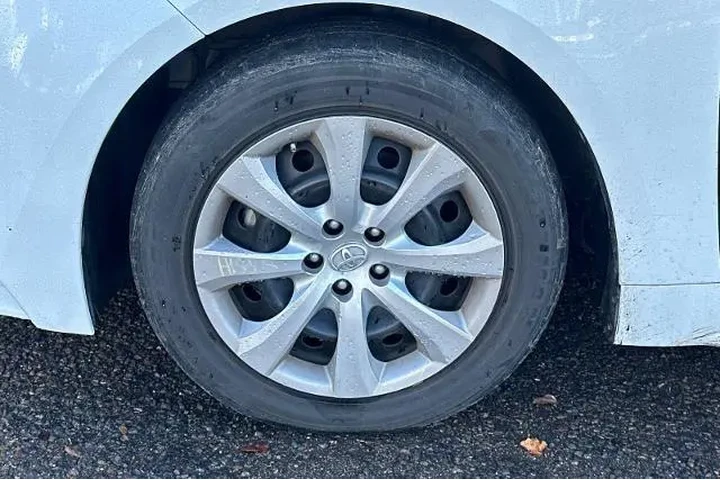 $15995 : Toyota Corolla 2021 LE 4dr S image 6