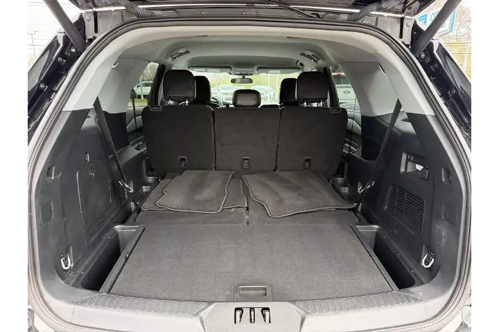 $30900 : Ford Explorer 2023 AWD XLT 4 image 8