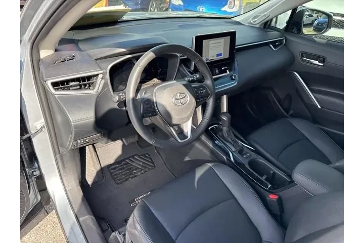 $26988 : Toyota Corolla Cross 2024 XL image 10
