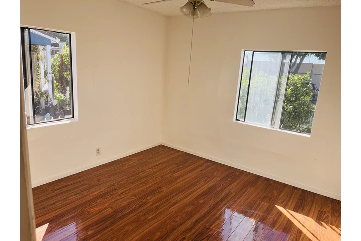 $3000 : casa de 3 rec southgate image 3
