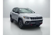 $24999 : Jeep Compass 2024 4x4 Trailh thumbnail