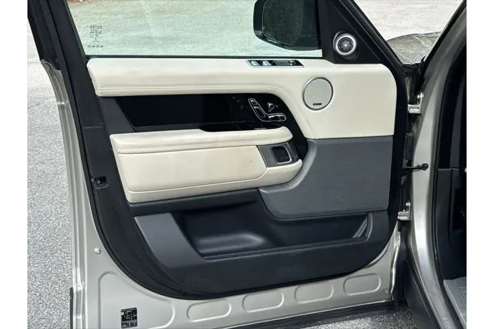 $27920 : Land Rover Range Rover 2020 image 10
