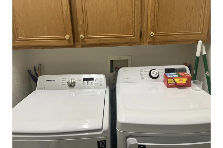 $585 : Lindo cuarto 7 Hills Henderson image 6