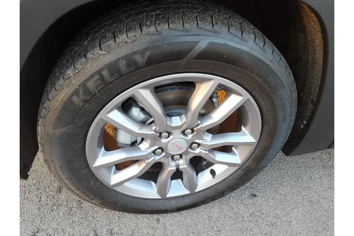 $27842 : GMC Terrain 2024 SLT 4dr SUV image 7