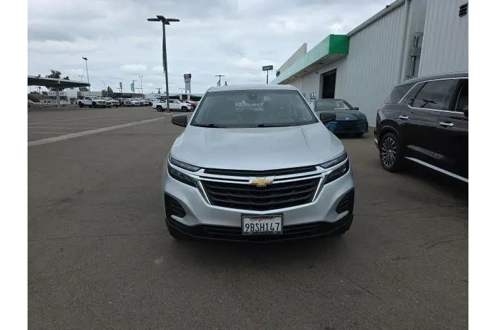 $19775 : Chevrolet Equinox 2022 4x4 L image 2