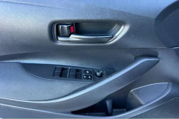 $22264 : Toyota Corolla 2025 LE 4dr S image 10