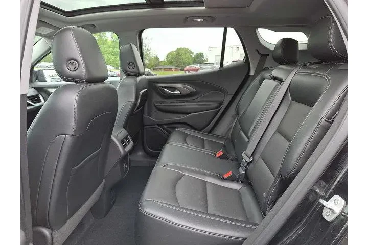 $26900 : GMC Terrain 2023 AWD SLT 4dr image 9