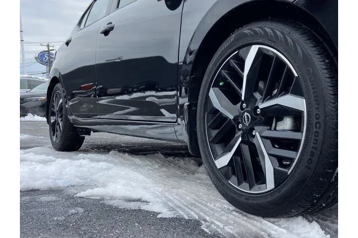 $17626 : Nissan Versa 2025 SR 4dr Sed image 8