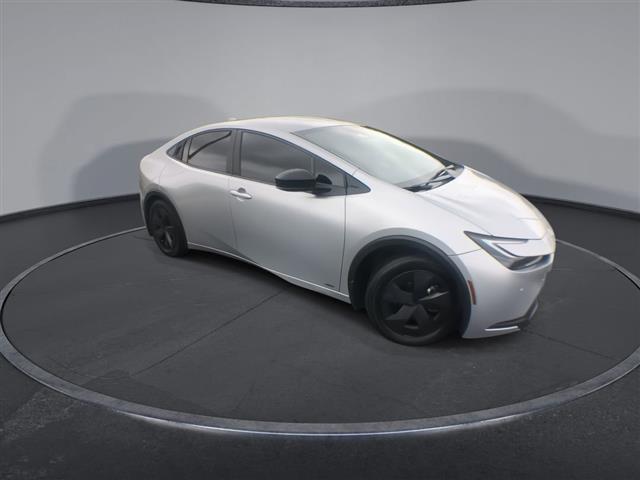 $30500 : PRE-OWNED 2023 TOYOTA PRIUS LE image 2