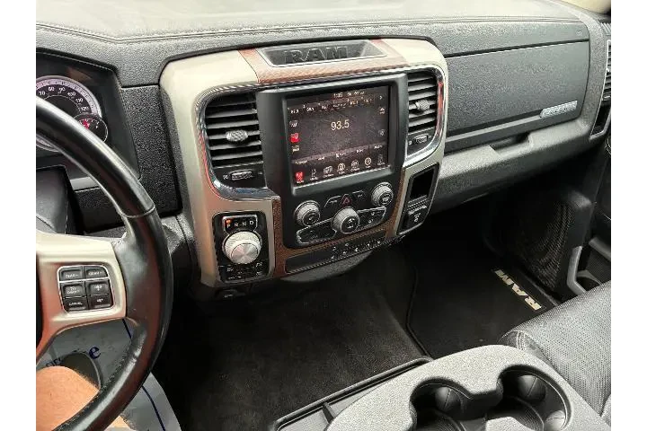 $23995 : Ram 1500 2015 4x4 Laramie 4d image 9