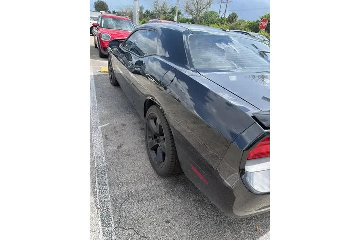 $17990 : Dodge Challenger 2011 SRT8 3 image 4