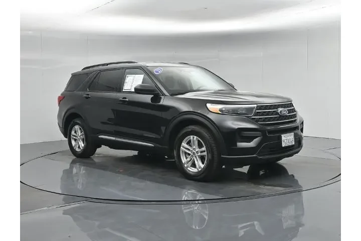 $27141 : Ford Explorer 2023 XLT 4dr S image 1