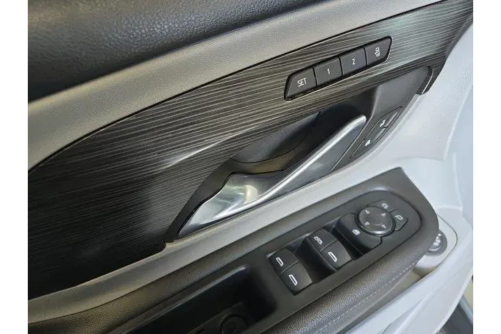 $21999 : GMC Terrain 2023 SLT 4dr SUV image 6