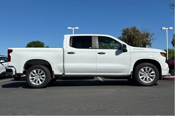 $30390 : Chevrolet Silverado 1500 202 image 4