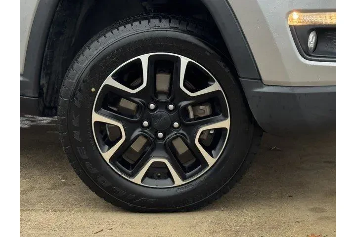 $17841 : Jeep Compass 2020 4x4 Trailh image 3