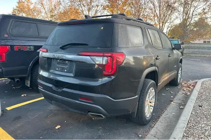 $23995 : GMC Acadia 2021 4x4 AT4 4dr image 2