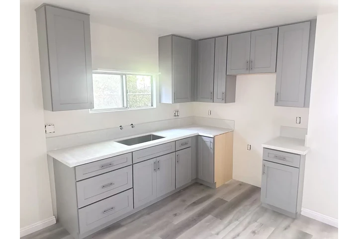 $1 : Venta de gabinetes de cocina image 1