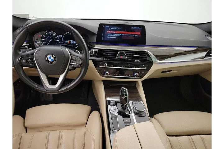 $18998 : BMW 5 Series 2018 530e iPerf image 9