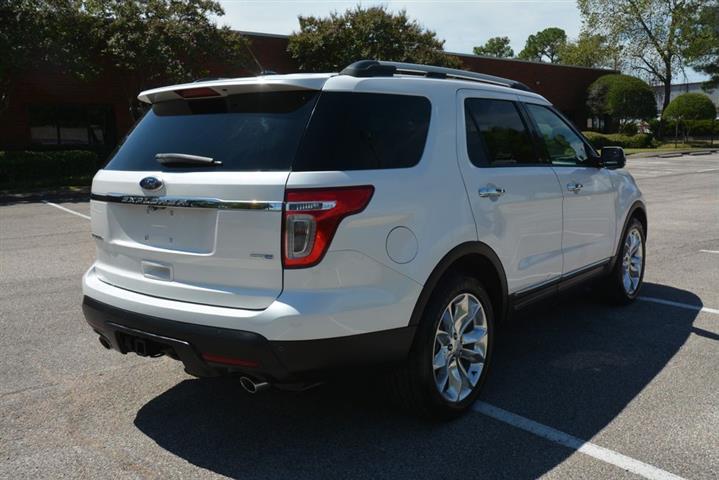 2015 Explorer Limited image 6