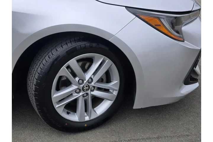 $22888 : Toyota Corolla Hatchback 201 image 9