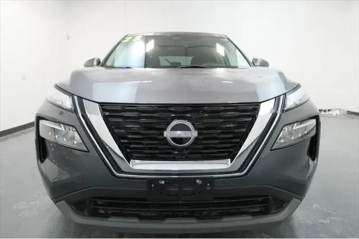 $21965 : Nissan Rogue 2023 AWD SV 4dr image 2