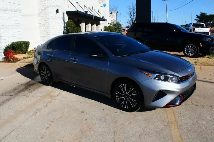 $21213 : Kia Forte 2024 GT-Line 4dr S image 6