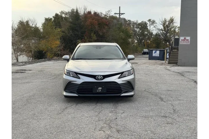 $15450 : 2021 Camry LE image 4